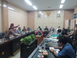 Warga Lojejer Jember Mengadu ke DPRD, Merasa Dibohongi Toko Swalayan Berjaringan