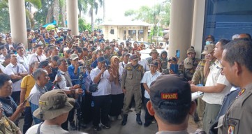 Belasan Ribu Non-ASN di Jember Belum Terima Gaji, Ngadu ke DPRD