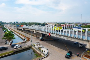 Jamin Kualitas & Ketahanan Konstruksi, SIG Pasok Bahan Bangunan Flyover Madukoro