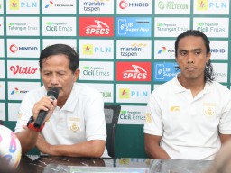 Gresik United Dikalahkan Persiku Kudus, Djanur Sorot Kinerja Wasit