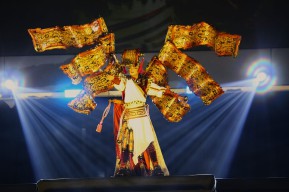 Jember Fashion Carnaval 2025 Usung Tema Evolution
