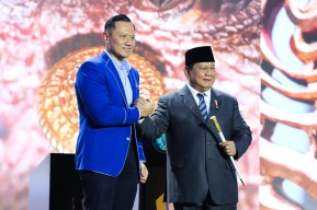 Makna Tongkat Komando Demokrat dari AHY untuk Presiden Prabowo