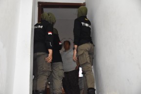 6 Pasangan Kumpul Kebo Diamankan saat Pesta Valentine di Surabaya