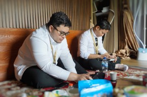 Nikmati Retret, Mas Dhito Manfaatkan Waktu Istirahat untuk Kerjakan Tugas