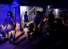 Razia Miras dan Prostitusi di Warung Karaoke Gresik, 6 Orang Diamankan