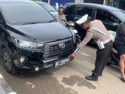 Satlantas Polres Ponorogo Tindak Mobil dengan Plat Nomor Modifikasi