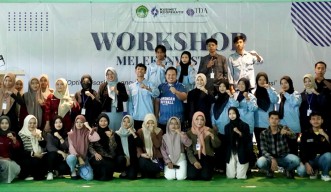 Tingkatkan Literasi Keuangan Gen Z, Unisla Gelar Workshop Melek Investasi