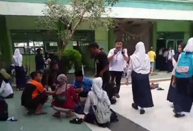 Puluhan Murid SMPN 4 Jember Kesurupan usai Upacara Bendera