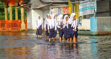 Banjir Kedungbanteng Sidoarjo, Murid Sekolah Terserang Gatal-gatal