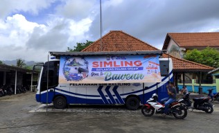 Polres Gresik Kirim Bus SIM Keliling Beri Layanan untuk Warga Bawean