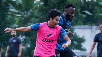 2 Pemain Muda Arema Malang FC U20 Latihan Bareng Senior, Posisi Siapa Terancam?