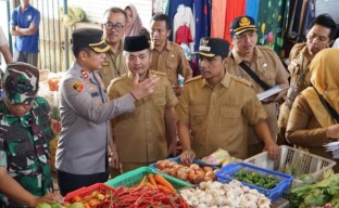 Forkopimda Bangkalan Sidak Pasar: Ada Fluktuasi Harga Bapokting