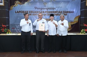 Bupati Trenggalek Serahkan LKPD 2024 pada BPK Perwakilan Jatim