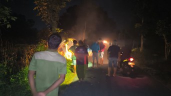 Polisi Ungkap Penyalahgunaan BBM, Maling Jeruk, Terekam CCTV Bus