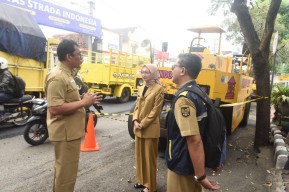 Vinanda Tinjau Perbaikan Jalan di MT Haryono Kota Kediri, Jamin Keamanan Mudik