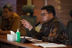 Mas Dhito Instruksikan Dinas PUPR Prioritaskan Perbaikan Jalan Kabupaten