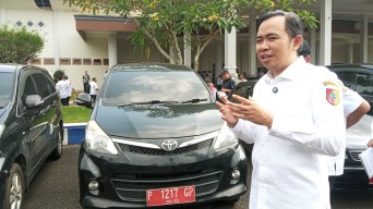 Pastikan Pelayanan Baik, Bupati Jember Gus Fawait Cek Kondisi Mobil Plat Merah