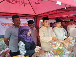 PWI dan Disperindag Lamongan Gelar Pasar Murah jelang Lebaran