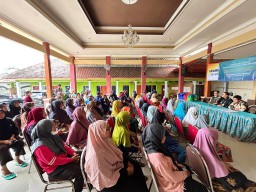 Bandara Internasional Juanda Salurkan 600 Paket Sembako di 4 Desa Sekitar