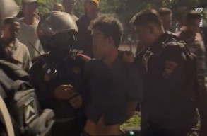 Beraksi jelang Sahur, 2 Maling Motor di Gresik Kota Dibekuk Polisi