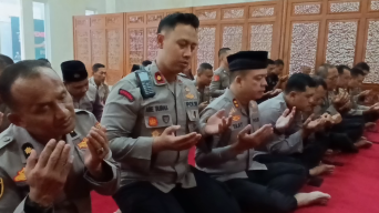 Prihatin Tragedi Lampung, Polres Tulungagung Gelar Salat Ghaib dan Doa Bersama