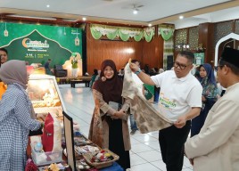 Tumbuhkan Ekonomi UMKM, Pegadaian Gelar Festival Ramadan di Masjid Agung Gresik