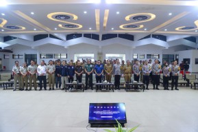 Hari Pertama Bertugas, Bupati Gus Fawait Terima Tamu Tim Saber Pungli