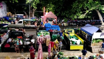 Bongkar Muat di Pasar Keputran Surabaya Bikin Macet, PD Pasar: Bukan Wewenang