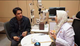 Kata Ricky Harun Bebas Kacamata usai Lasik di NEC Surabaya