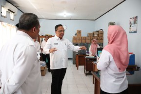 Wakil Bupati Gresik Sidak ke Dinas Perikanan, Minta Data Ini