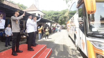 Program Balik Gratis Kota Kediri Berangkatkan 200 Warga ke Jakarta dan Surabaya