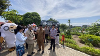 Pejabat Pemkot Dirotasi, Pertama di Kediri, Mahasiswa Bobol Minimarket