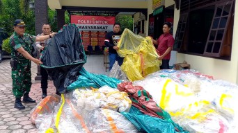 65 Petasan dan 20 Balon Udara Siap Pakai Diamankan di Trenggalek