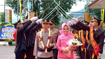 Tradisi Pedang Pora, Tongkat Komando Kapolres Trenggalek Berganti