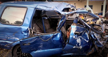 Data Korban Tabrakan Mobil Rombongan Umroh Vs Bus di Duduksampeyan Gresik