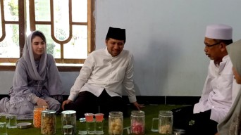 Wagub Jatim Emil Dardak Rayakan Lebaran Ketupat di Trenggalek