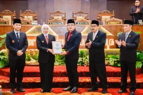 DPRD Jatim Setujui LKPJ Anggaran Akhir Tahun 2024 Pemprov