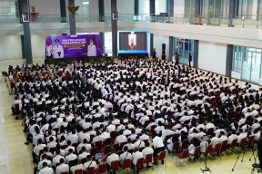 Serahkan SK Formasi 2024, Bupati Kediri Minta CPNS dan PPPK Bekerja dengan Hati