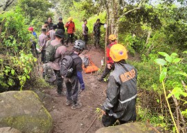 Truk Meledak, Buang Sampah Sembarangan, Jenazah Pendaki Gunung