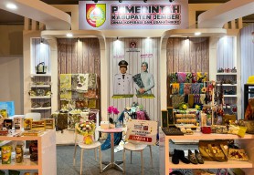 Desain Stand UMKM Jember Raih Juara 1 di Bojonegoro Wastra Batik Festival