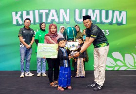 Dukung Terciptanya Generasi Unggul, Petrokimia Gresik Gelar Khitanan Gratis
