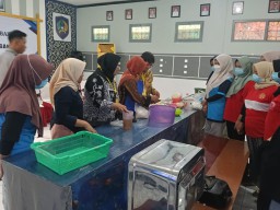 Lapas Lamongan Bekali Tahanan Keterampilan Bikin Roti