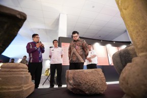 Kunjungi Museum Daerah, Mas Dhito Ingin Pulangkan Prasasti Harinjing Asli