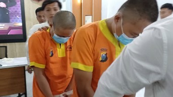 Polisi Tangkap Pasangan Sesama Jenis, Anggota FB Gay Tuban Lamongan Bojonegoro