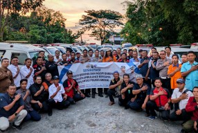 Satlantas Polres Gresik Sosialisasi Safety Driving Bersama Driver Ambulans