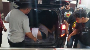 Polisi Tembak Mati 2 Spesialis Pembobol Toko di Tol Sidoarjo