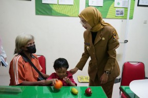 Tinjau Puskesmas Pesantren II Kota Kediri, Mbak Vinanda Dorong Pelayanan 24 Jam