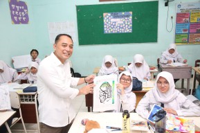 Wali Kota Eri Terapkan Sekolah Pagi dan Pulang Tanpa PR Sejak 2022