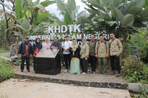 Tanam 2000 Pohon, Rektor UIN KHAS Jember: Kontribusi Nyata Konservasi Lingkungan