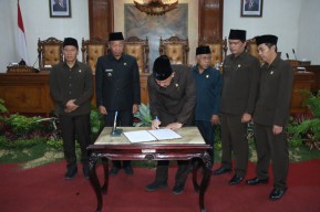 DPRD Tulungagung Setujui Penerapan Parkir Berlangganan
